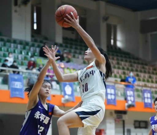 永仁高二射手林靜妍5投中3拿21分、7抄截。大會提供