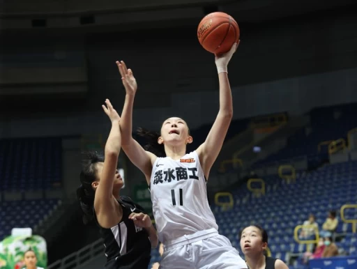 淡商鎮隊「雙塔」的186公分趙云楓11分、12籃板「雙十」。大會提供