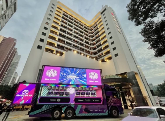 全台首場-酷玩行者快閃-昨台中街頭登場。台中運動局提供