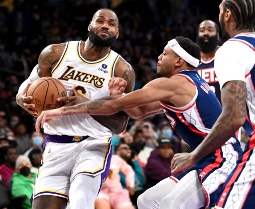 「詹皇」詹姆斯(LeBron James)超越KOBE的紀錄夜,但湖人仍輸球。法新社