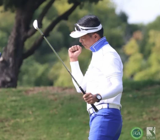 第三回合林文堂打出72桿以(-3)暫並列第四。鍾豐榮攝影