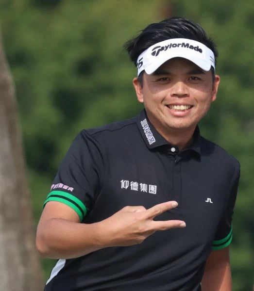 第三回合洪健堯打出68桿以(-4)暫並列第二。鍾豐榮攝影