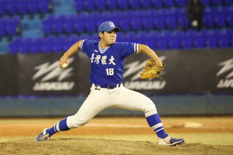 邱志鵬中繼5局失1分拿到本屆首勝。大專體總提供