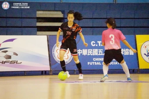 新北竹圍(黑)以全勝之姿進入全國賽。(中華民國五人制足協提供)
