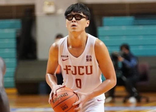 輔仁大學喬楚瑜12分19籃板,本季首度雙十。大會提供