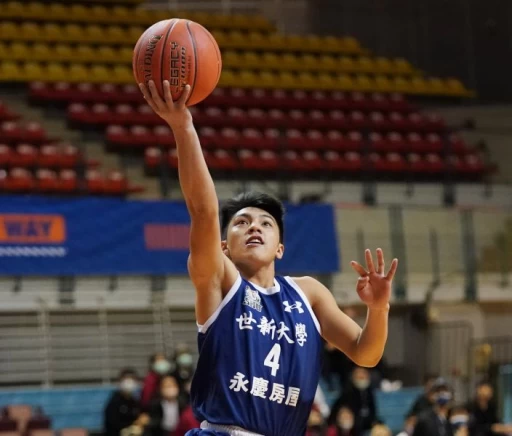 世新李宗漢18分外帶7抄截。大會提供