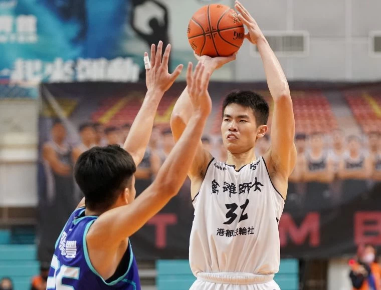 TPE09230_高雄師大蔡鎮嶽10分11籃板。大會提供