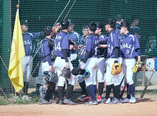 南港高工以5比2擊敗新社高中,在高中聯賽木棒組開胡。大會提供