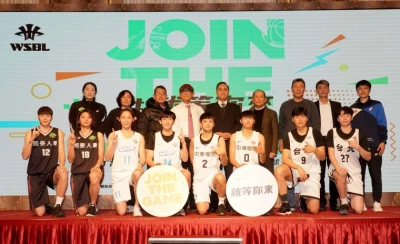 長官貴賓與球隊大合照。官方提供
