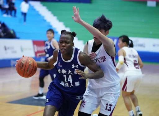 世新大學伊思尤瑪貢獻15分18籃板。大會提供