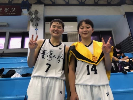 準絕殺替臺大保級的葉祐瑜(右)與最後戰搏命演出的「一姊」吳瑋茹。大會提供