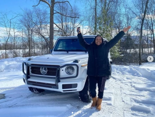 詹皇媽媽生日還沒到就先送上大禮。摘自Gloria James IG