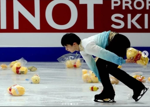 冬奧花式滑冰會不會出現「小熊維尼雨」引人矚目。摘自羽生結弦IG