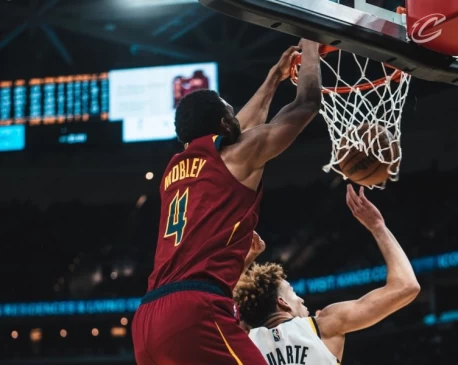 騎士防守關鍵莫布利（Evan Mobley）。摘自莫布利推特