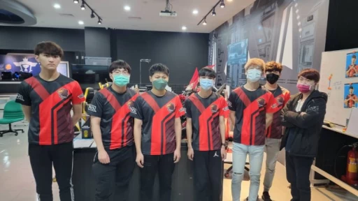 鏖戰五局萬能雄獅讓二追三驚險擊敗大魔啟英。官方提供
