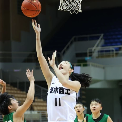 淡商趙云楓替補18分鐘第三節拿8分全場11分、11籃板「雙十」。大會提供