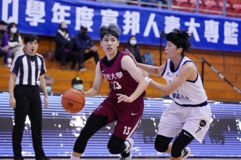 佛光大學王竫婷14分9籃板。大會提供