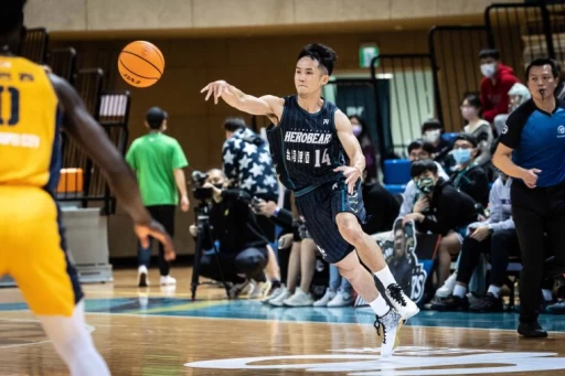 台啤英熊蔣淯安本週強勢回歸,拿下生涯新高43分,並打破T1聯盟本土新高分雙紀錄。官方提供
