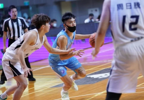 健行科大簡廷兆12分9籃板。大會提供