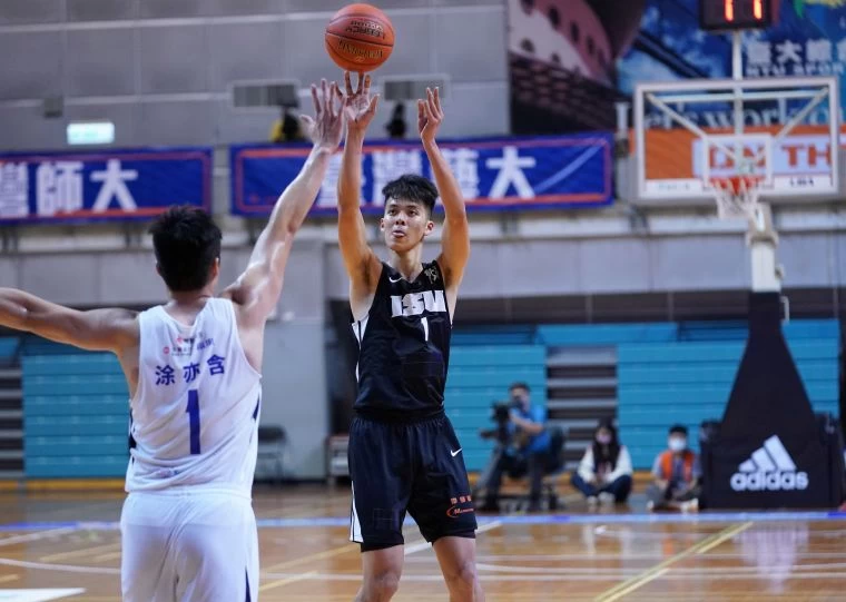 義守大學蒲國倫20分10籃板。大會提供