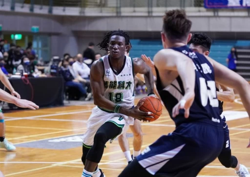萬能科大蓋比22分18籃板。大會提供