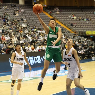 陽明張聿嵐18分、13籃板「雙十」、5助攻。大會提供