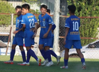 黎明國中下半場開火,連進2球,以2-0擊敗澤秀國中奪冠。楊勝凱/攝