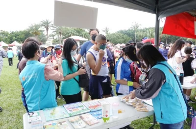 活動現場設有早安市集,讓民眾收穫滿滿。花蓮市公所提供