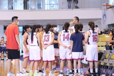 花蓮國風教練檔謝宏岳、莊子毅(左)帶領晉全國八強決賽。大會提供