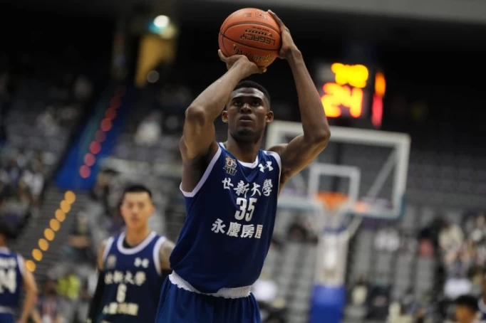 世新大學丹尼爾12分18籃板。大會提供