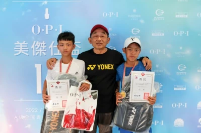12歲男單冠軍林郁敏(左)/亞軍詹曜軒(右)。海碩整合行銷提供