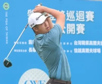 第一回合余松柏67桿(-5)暫列第三。鍾豐榮攝影