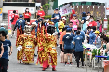 三太子也在場邊加油助陣。大會提供