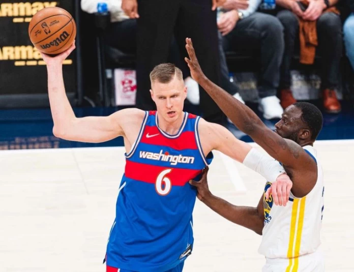 KP(Kristaps Porzingis)在禁區帶給勇士不少麻煩,但這樣的進攻表限還是比較不穩定。摘自巫師推特