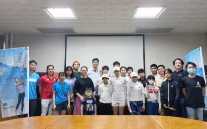 東華大學高爾夫運科關懷列車全台巡迴啟航,首站駛抵高雄信誼高爾夫球場。東華大學提供