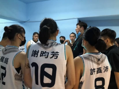 永春輸後教練王道棊精神講話。大會提供