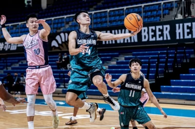 台啤英熊蔣淯安首度對上林韋翰頂尖對決，拿下22分7助攻2抄截。官方提供