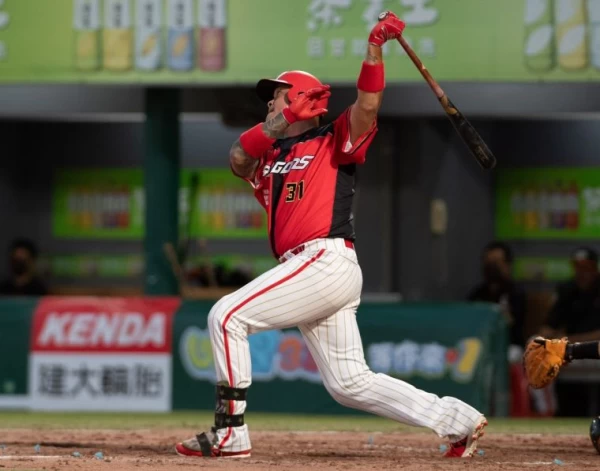 林智勝5局上2出局後面對江辰晏再度開轟。味全龍提供