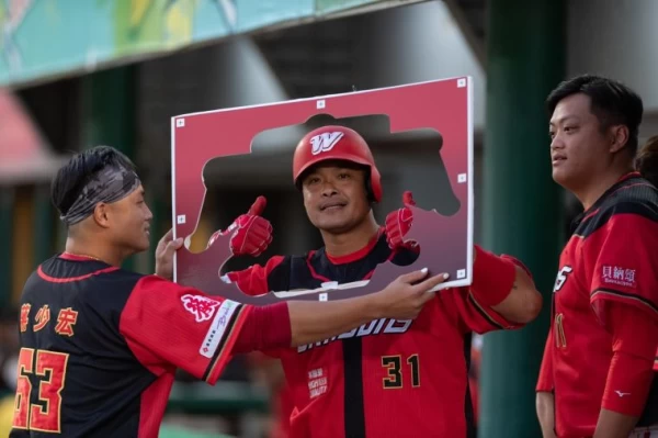 林智勝再開轟。味全龍提供