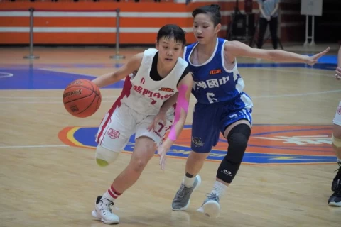優質後衛對決普門李宜庭（左）、大倫彭郁榛。大會提供