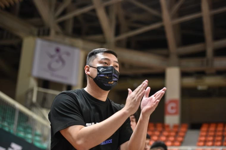 本季剩餘賽事將由總經理蘇翊傑暫代總教練職務。官方提供
