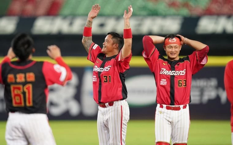 味全在11局靠著林智勝致勝安打,以6比5擊退中信。味全龍提供