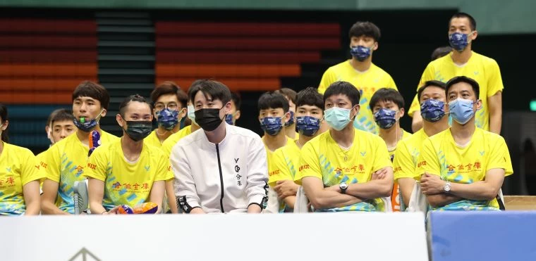 戴資穎比完後跟著球隊看完全場。李天助攝