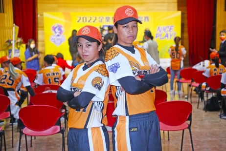 兆基企業冠名贊助「台中兆基穿山甲」。(中華民國壘球協會提供)
