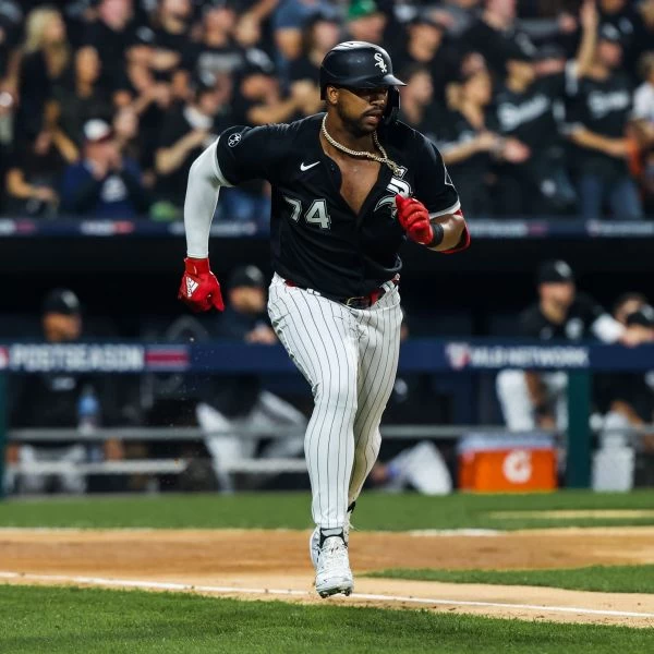白襪外野手席曼尼茲（Eloy Jimenez）受傷。摘自席曼尼茲推特