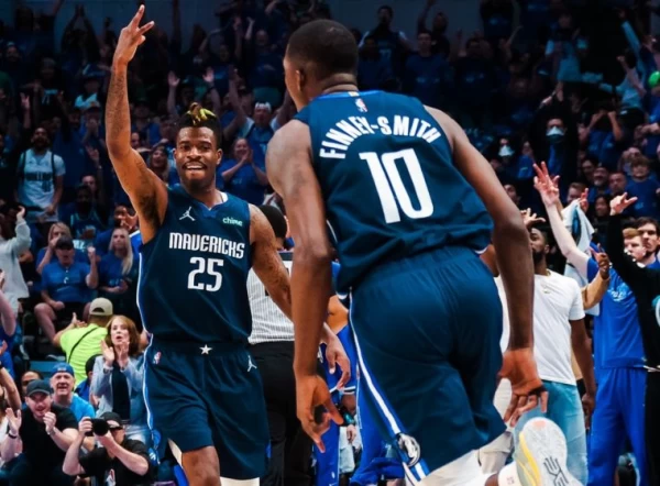 先發側翼布洛克(Reggie Bullock),防守DIFF%是-11.2%,可以說是先發最重要的防守組。摘自獨行俠推特