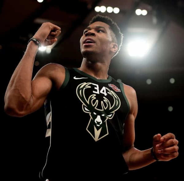 主將字母哥(Giannis Antetokounmpo),全場24分中,明顯得分效率遠不及上一輪的表現。法新社