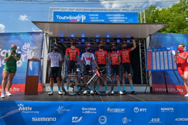 環匈牙利前車隊展示。Tour de Hongrie提供