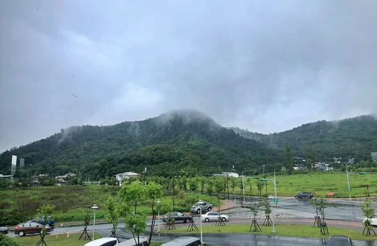 福興壘球場週遭的溫泉區。