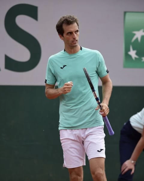 34歲的維諾拉斯(Albert Ramos-Vinolas)也有不俗的表現。摘自法網推特
